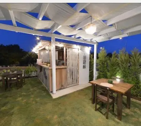 לינה וארוחת בוקר Lulja Alacati - Adults Only 3*