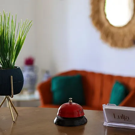 Lulja Alacati - Adults Only فندق مبيت وإفطار 3*